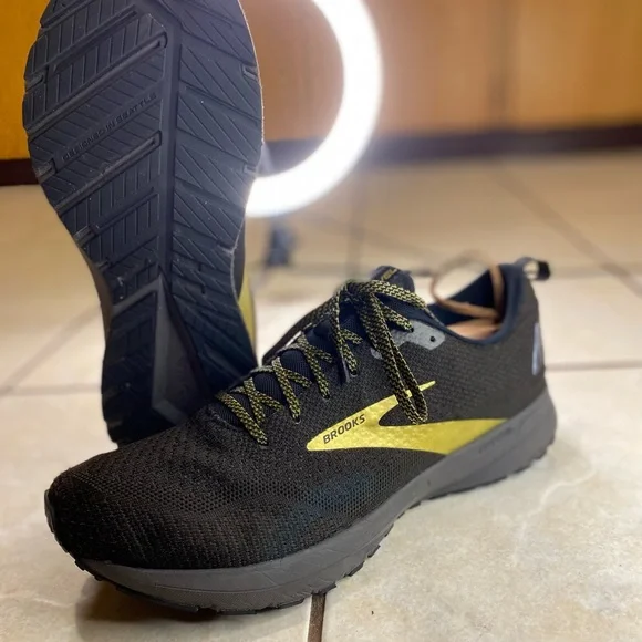 Brooks Revel 4 Running Shoes Mens 13 Black Gold Athletic Sneakers 1103471D054 Brooks Revel 4 110347 Running Sneaker Black Gold Men main image 2